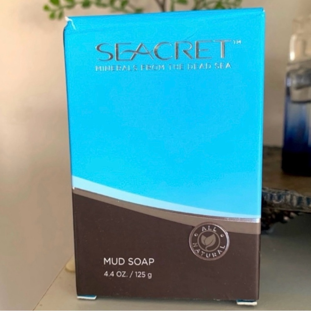 6 bars Seacret Mudd soap & 8 .34 oz Minerals from the Dead Sea exp 1/8/24-8/2024